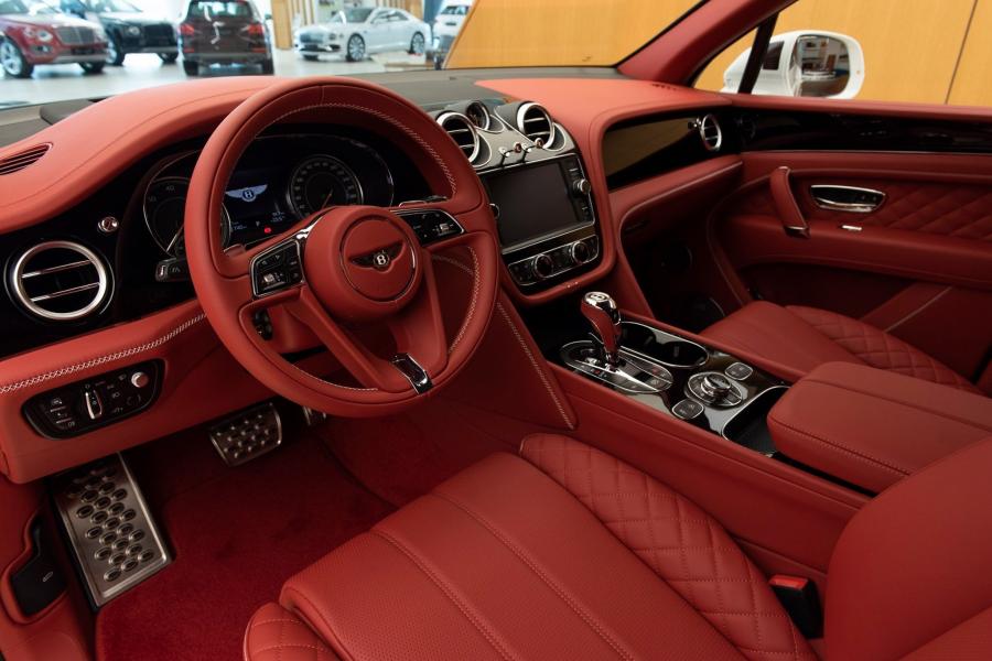 Торпедо Bentley Bentayga W12 Centenary Specifications 2020 года  (UAE) (фото 9 из 10)